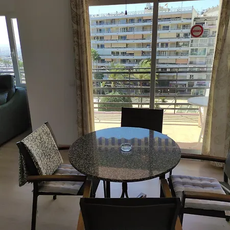 In First Line Apto 5-2 Apartamento *